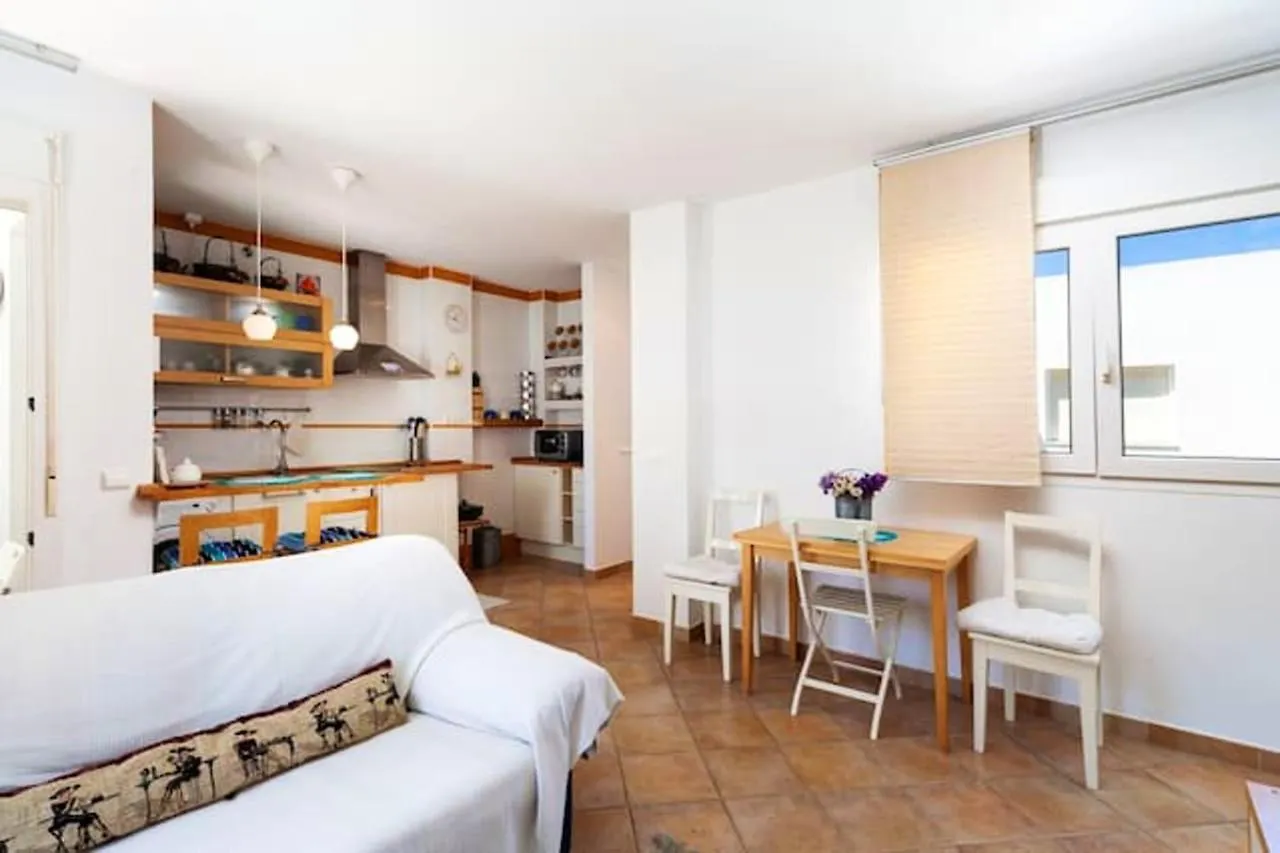 Bright Apartment With Air Conditioning In Conil De La Frontera 65 M²