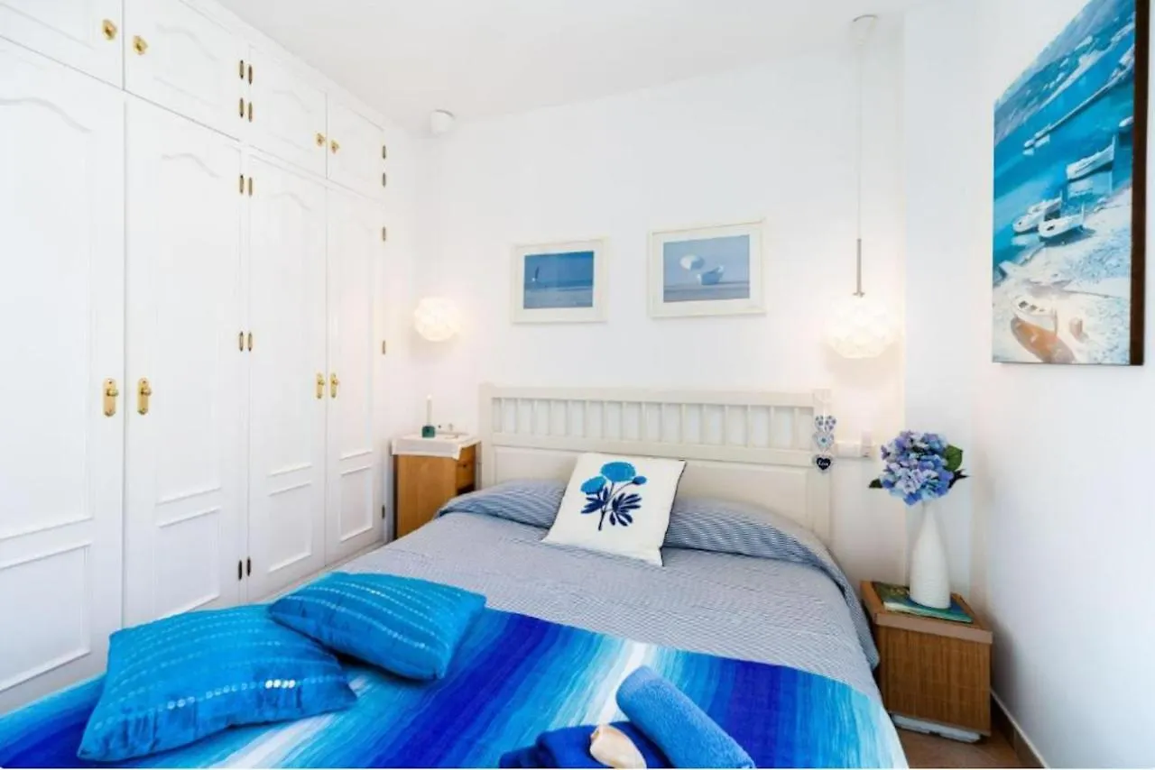 Bright Apartment With Air Conditioning In Conil De La Frontera 65 M²