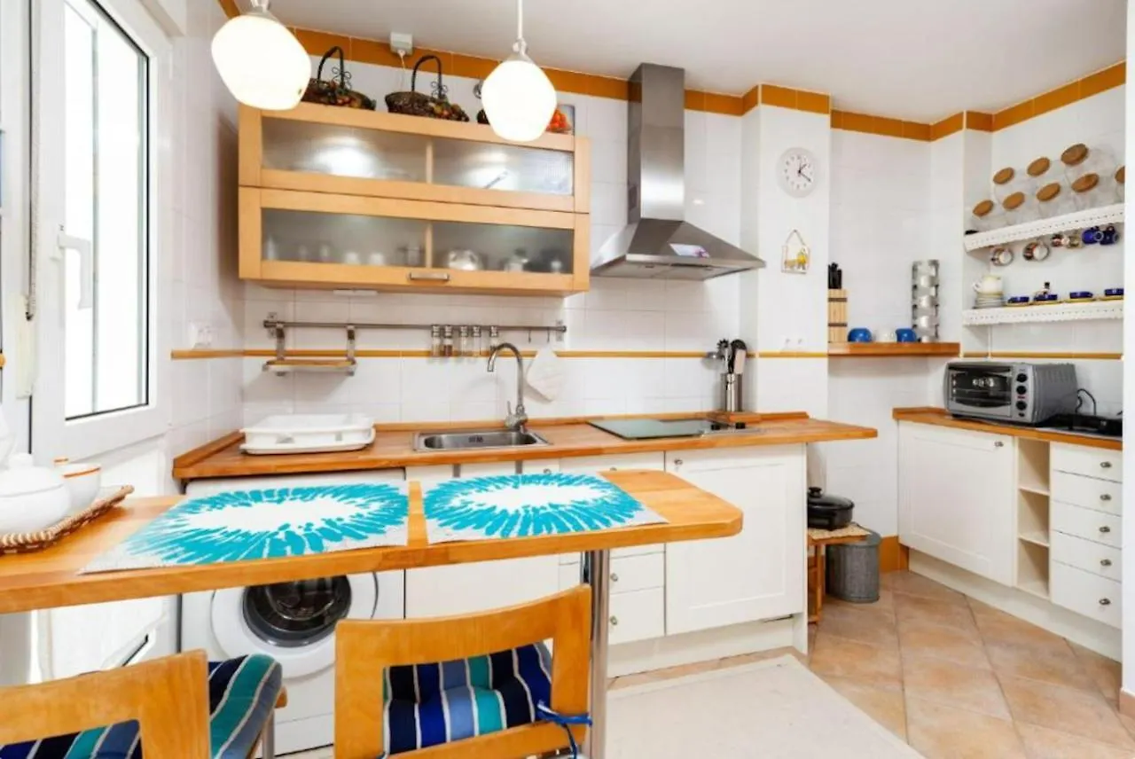 Bright Apartment With Air Conditioning In Conil De La Frontera 65 M²